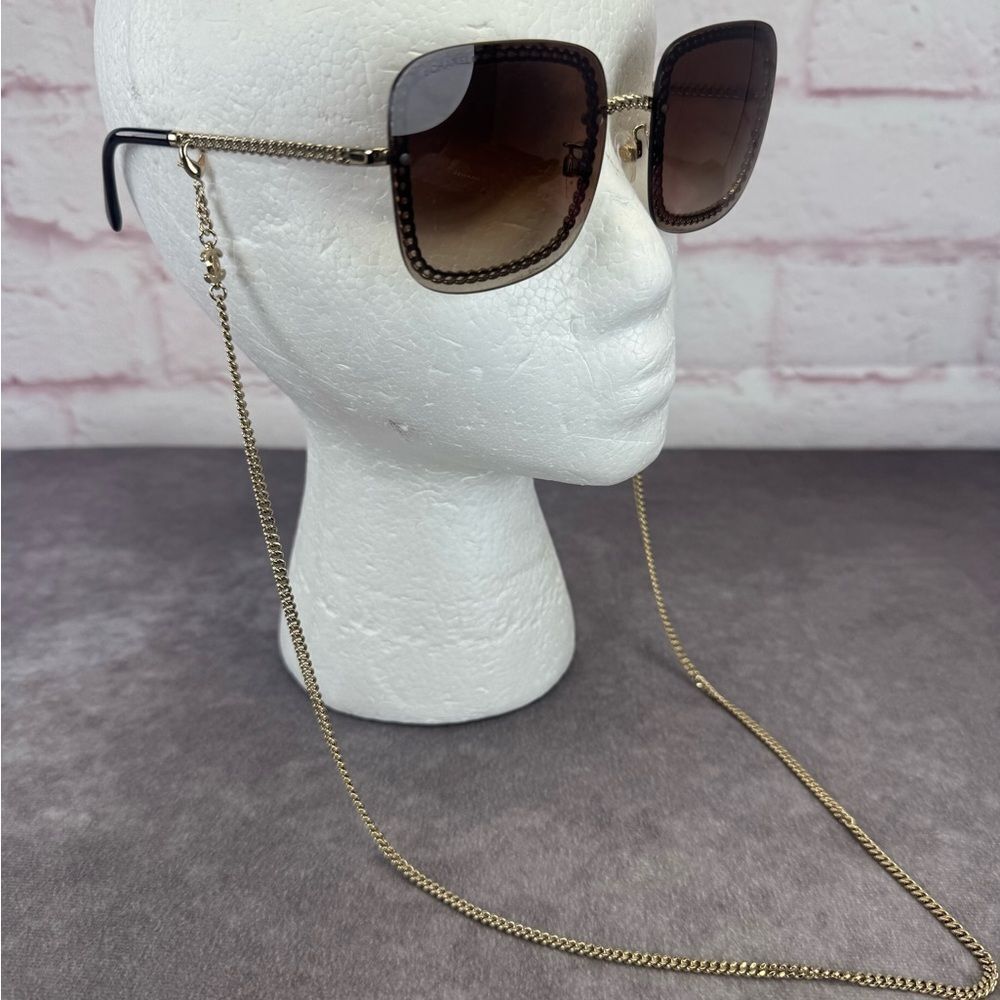 Chanel Square Sunglasses with CC Chain 4244 - Picture 4 of 16